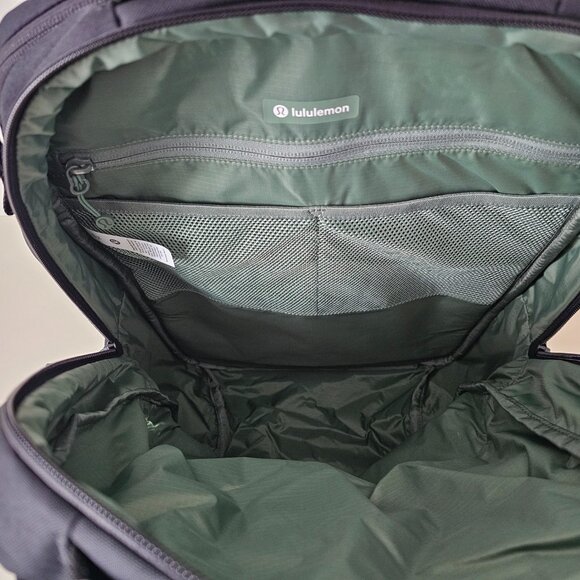 NWT LULULEMON BLK/GREU Black Green Double Zip Backpack OS - Picture 9 of 13